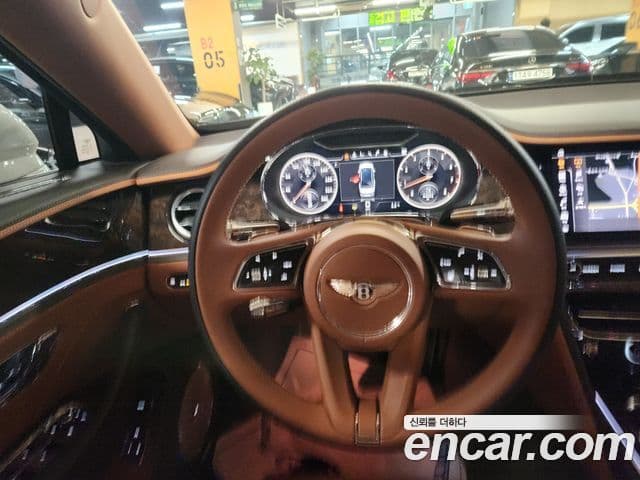 Bentley Flying Spur 2021 — ფოტო 9/20
