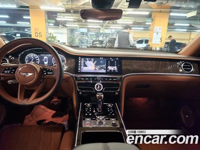Bentley Flying Spur 2021 — ფოტო 10/20