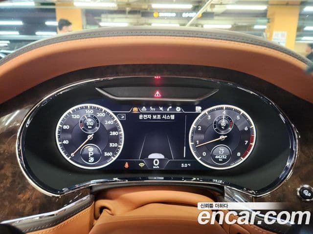 Bentley Flying Spur 2021 — ფოტო 12/20