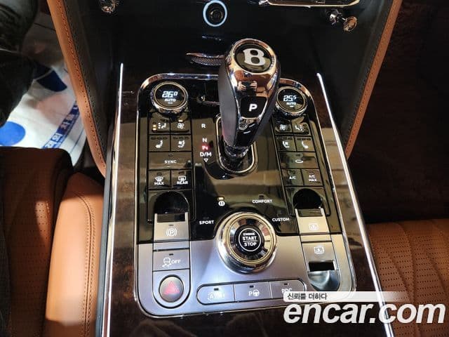 Bentley Flying Spur 2021 — ფოტო 15/20