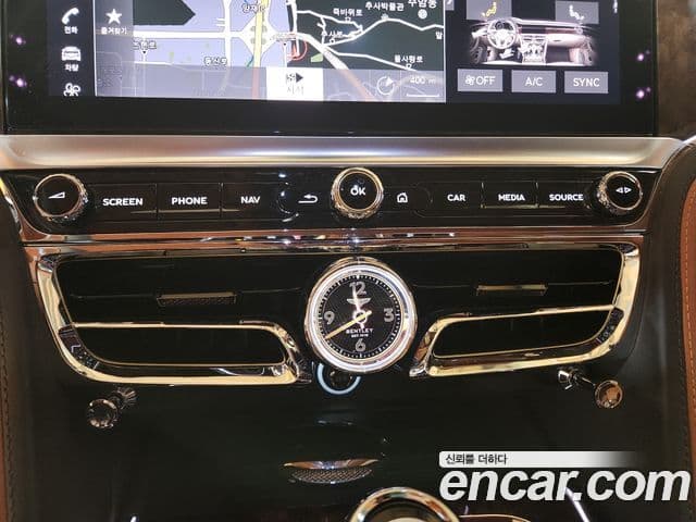 Bentley Flying Spur 2021 — ფოტო 16/20