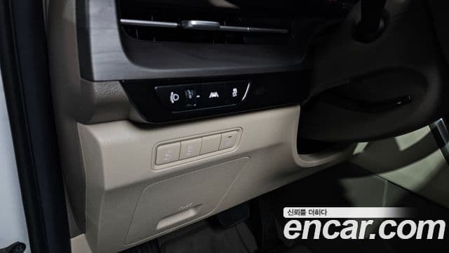 Kia Carnival 2022 — Şəkil 17/20