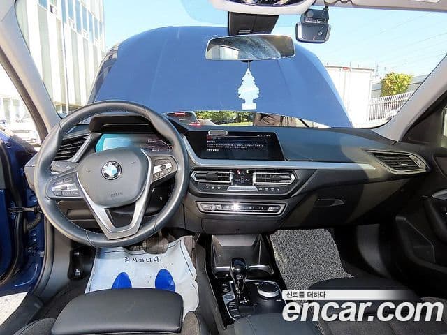 BMW 1 Series 2022 — Şəkil 10/18