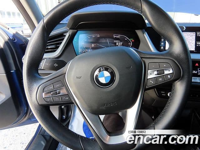 BMW 1 Series 2022 — ფოტო 6/18
