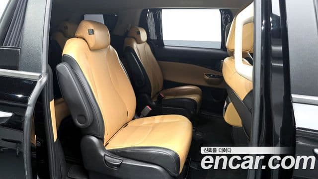 Kia Carnival 2020 — Фото 12/20