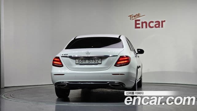 Mercedes-Benz E-Class 2018 — Фото 3/20