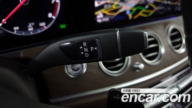Mercedes-Benz E-Class 2018 — Фото 8/20
