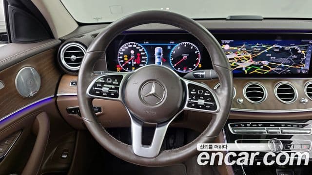 Mercedes-Benz E-Class 2018 — Фото 12/20