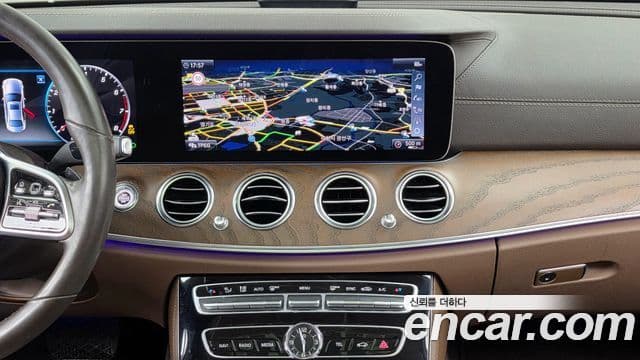 Mercedes-Benz E-Class 2018 — Фото 13/20