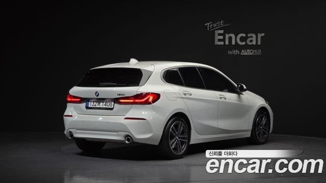 BMW 1 Series 2022 — Şəkil 2/20