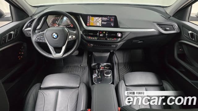 BMW 1 Series 2022 — Şəkil 7/20
