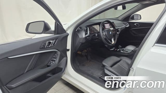BMW 1 Series 2022 — Şəkil 10/20