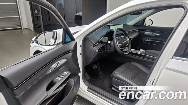 Genesis GV70 2022 — Şəkil 10/20
