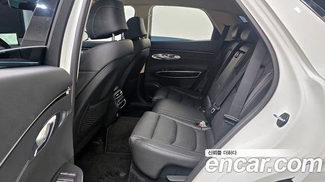 Genesis GV70 2022 — Şəkil 13/20