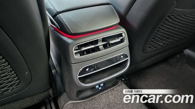 Genesis GV70 2022 — Şəkil 18/20