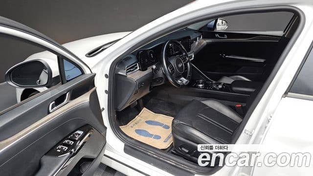Kia K5 2021 — Şəkil 10/20