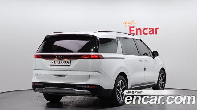 Kia Carnival 2022 — ფოტო 2/20