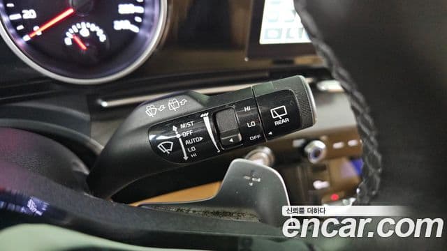 Kia Carnival 2022 — ფოტო 15/20