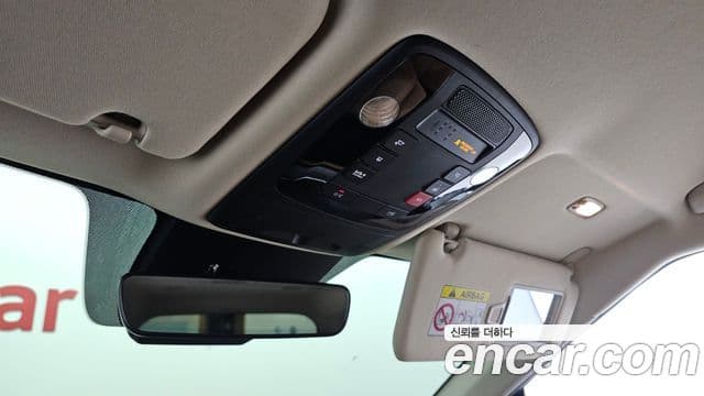 Kia Carnival 2022 — ფოტო 17/20