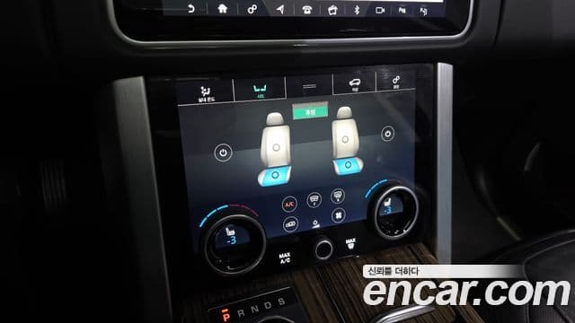 Land Rover Range Rover 2018 — ფოტო 17/20