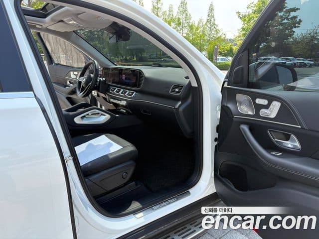 Mercedes-Benz GLE-Class 2025 — ფოტო 8/20