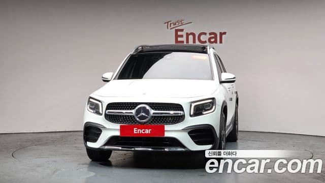 Mercedes-Benz GLB-Class 2021 — ფოტო 3/20