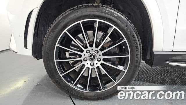 Mercedes-Benz GLE-Class 2022 — Photo 8/20