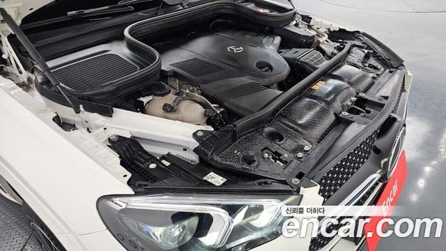 Mercedes-Benz GLE-Class 2022 — Photo 4/20
