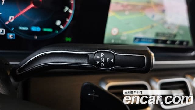 Mercedes-Benz GLE-Class 2022 — Photo 12/20