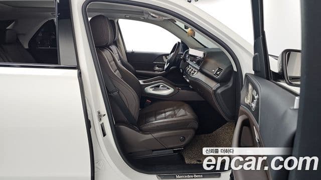 Mercedes-Benz GLE-Class 2022 — Photo 10/20