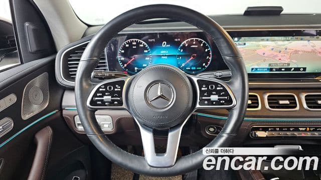 Mercedes-Benz GLE-Class 2022 — Photo 19/20