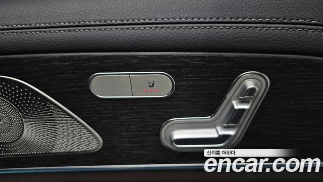 Mercedes-Benz GLE-Class 2022 — Photo 3/20