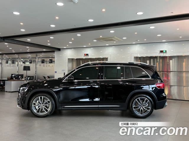 Mercedes-Benz GLB-Class 2025 — Фото 4/18