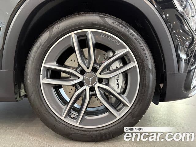 Mercedes-Benz GLB-Class 2025 — Фото 8/18