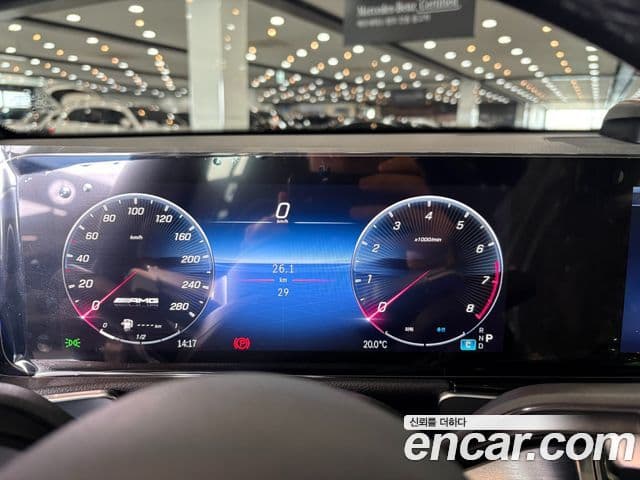 Mercedes-Benz GLB-Class 2025 — Фото 13/18
