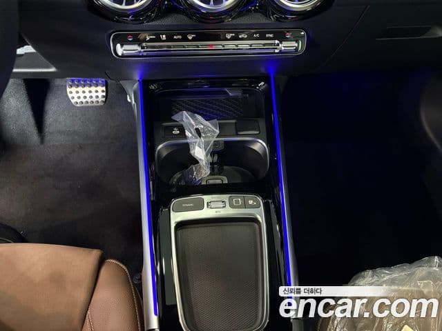 Mercedes-Benz GLB-Class 2025 — Фото 17/18