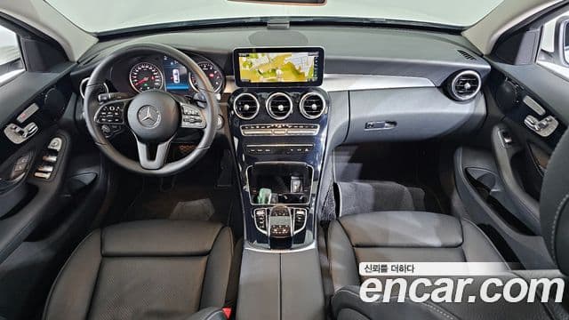Mercedes-Benz C-Class 2019 — ფოტო 1/20