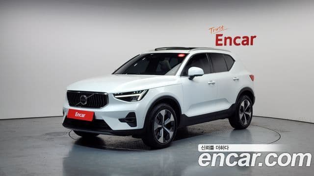 Volvo XC40 2023 — Şəkil 1/20