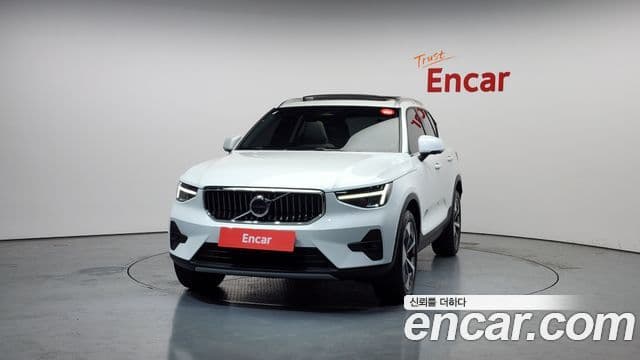 Volvo XC40 2023 — Şəkil 3/20