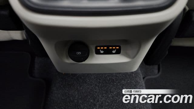 Volvo XC40 2023 — Şəkil 18/20