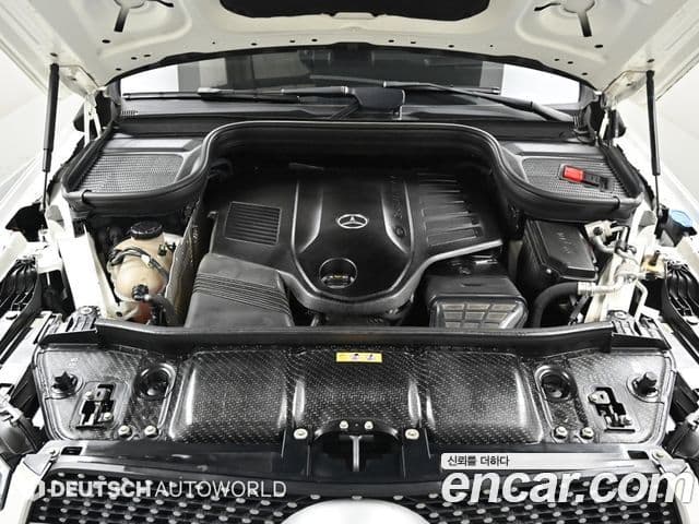 Mercedes-Benz GLE-Class 2021 — Photo 12/20
