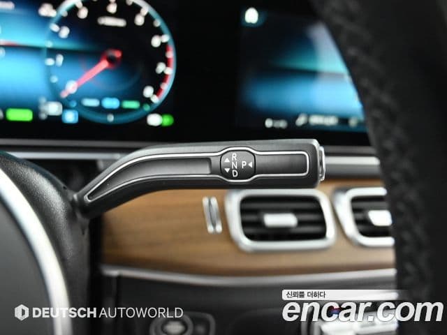 Mercedes-Benz GLE-Class 2021 — Photo 10/20