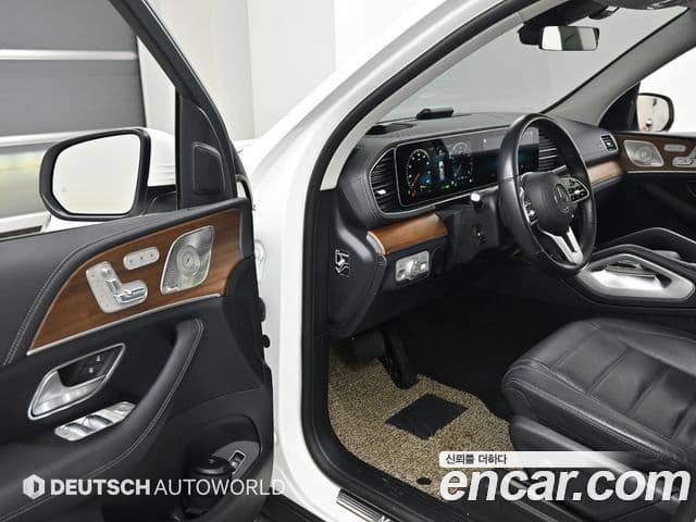Mercedes-Benz GLE-Class 2021 — Photo 5/20