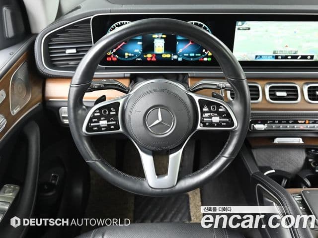 Mercedes-Benz GLE-Class 2021 — Photo 2/20