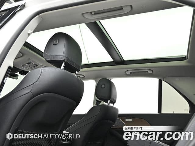 Mercedes-Benz GLE-Class 2021 — Photo 6/20