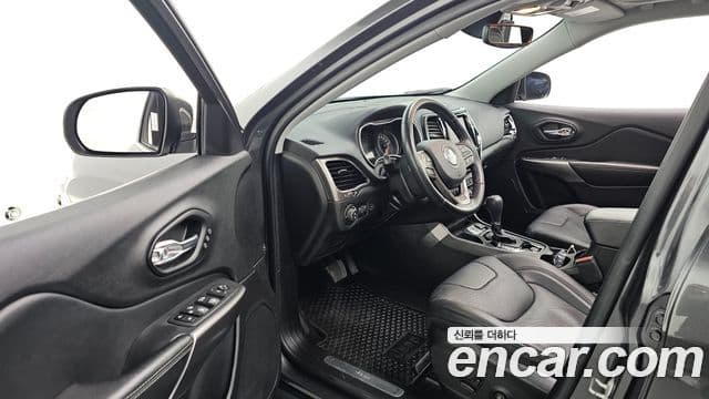 Jeep Cherokee 2021 — ფოტო 11/20
