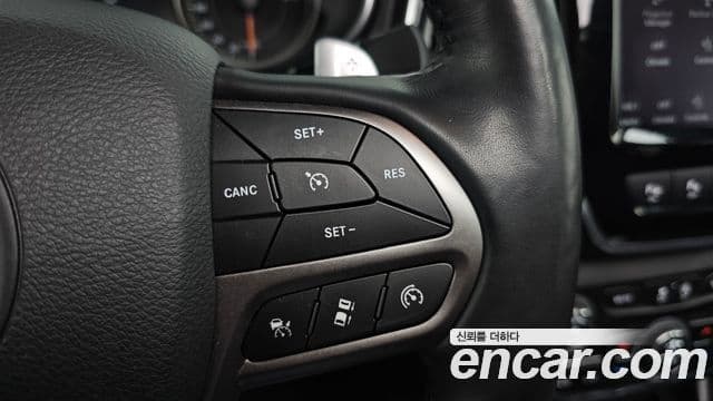 Jeep Cherokee 2021 — ფოტო 19/20