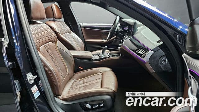 BMW 5 Series 2022 — Фото 10/20