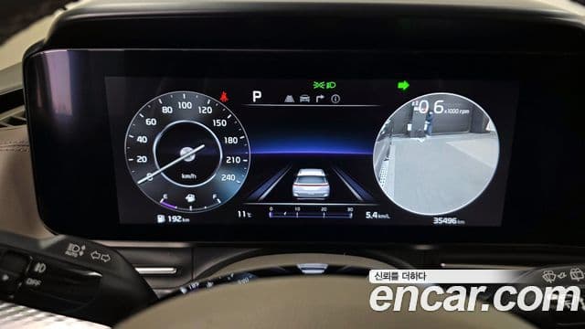 Kia Carnival 2023 — ფოტო 8/20