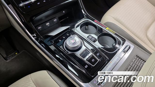 Kia Carnival 2023 — ფოტო 9/20